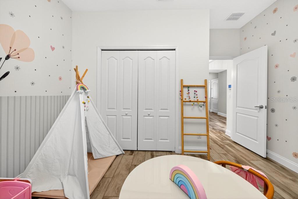 HULL ISLAND AT OAKLAND - Residential