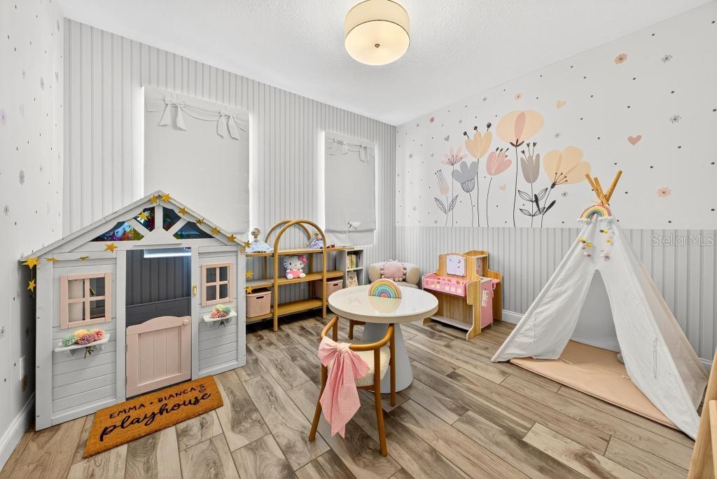 HULL ISLAND AT OAKLAND - Residential