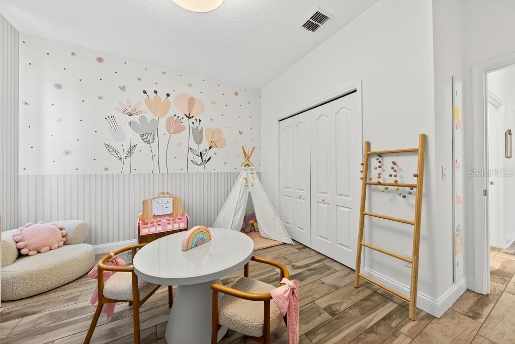 HULL ISLAND AT OAKLAND - Residential