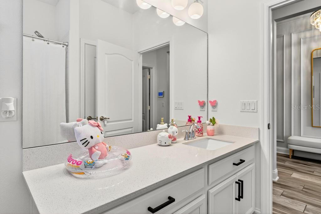 HULL ISLAND AT OAKLAND - Residential