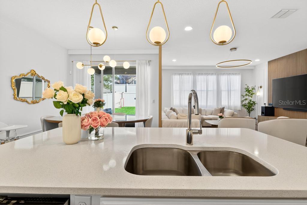 HULL ISLAND AT OAKLAND - Residential