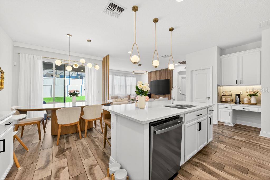 HULL ISLAND AT OAKLAND - Residential