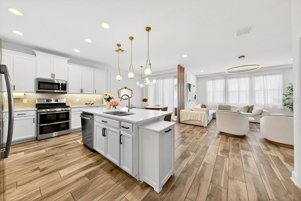 HULL ISLAND AT OAKLAND - Residential