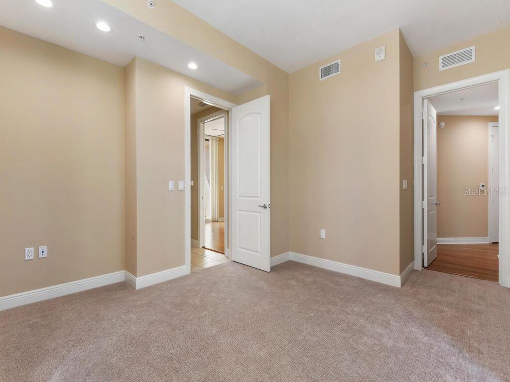 HIGH POINT PLACE - Residential