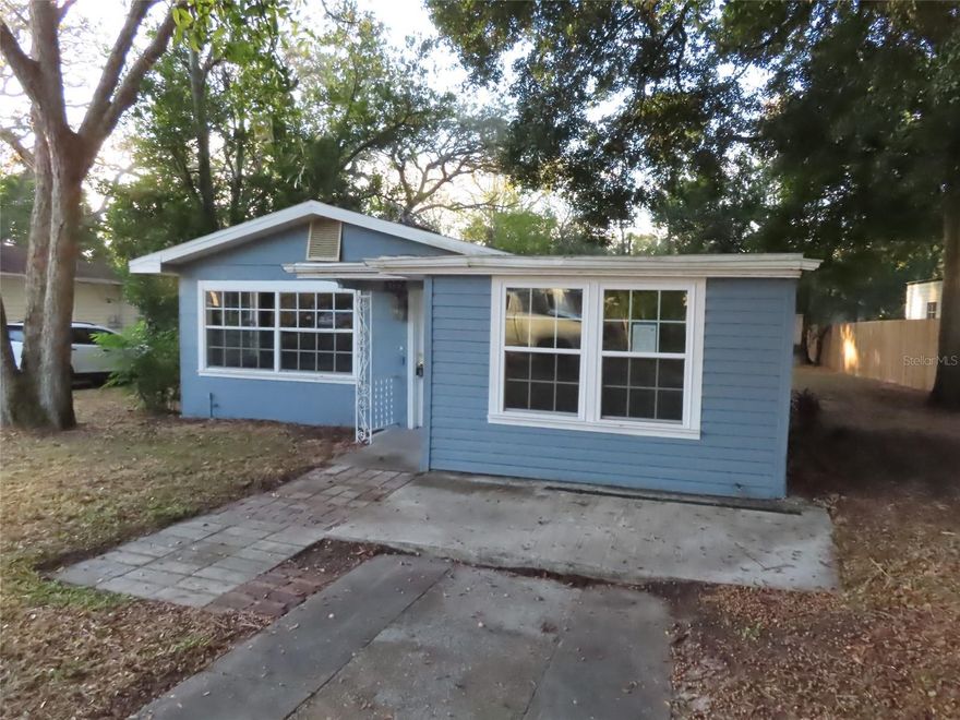 Great starter home! This charming property features 3 bedrooms and 2 bathrooms and is listed at an excellent price. The home is move-in ready, offering comfort and convenience from day one. Why rent when you can own your own home? A wonderful opportunity you won’t want to miss!
Case#098-150130. Go to www.hudhomestore.gov for bid timeline, disclosures, read property condition report & other forms. IE (INSURABLE WITH ESCROW) property. Buyer selects closing agent/firm. This home is owned by HUD-Housing of Urban Development. " All properties Sold 'as is" without any guarantee or warranty by the seller." All buyers must be accompanied in by a representing RE agent. All measurements are estimates.