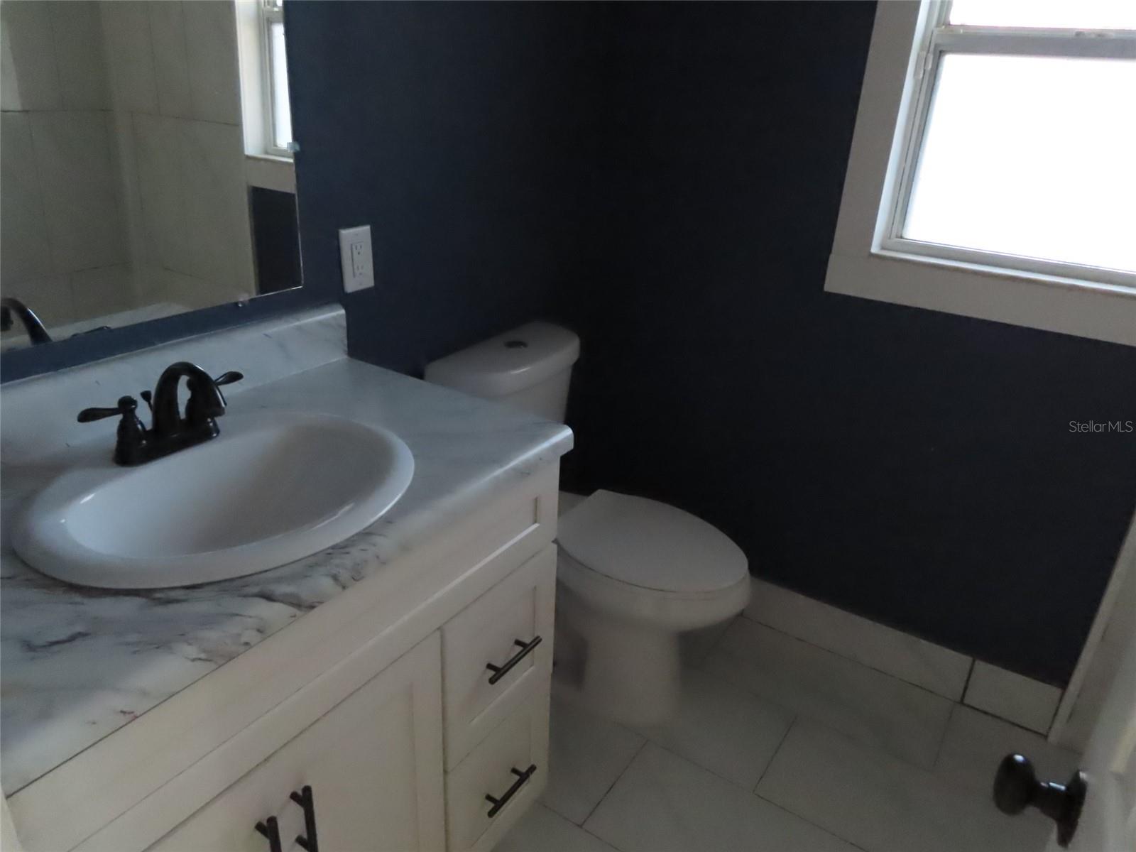 LAKE HUNTER TER - Residential