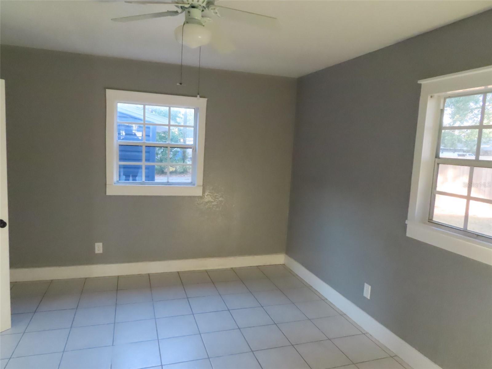 LAKE HUNTER TER - Residential