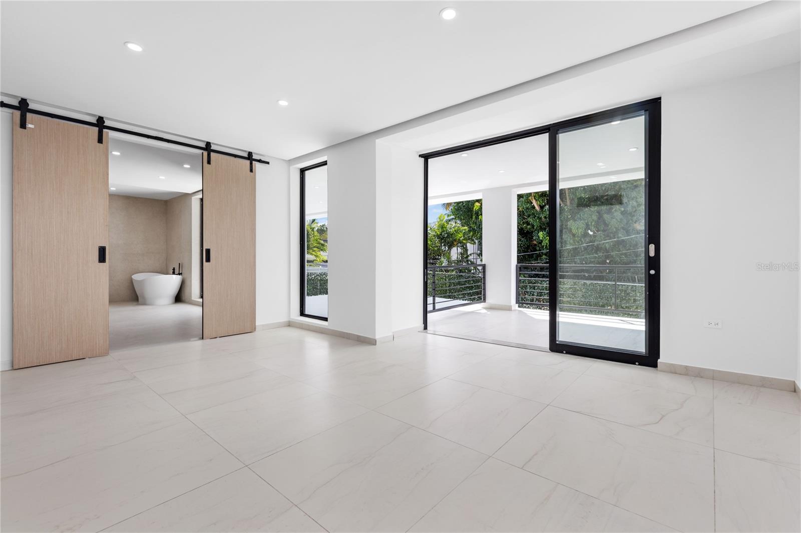 CAPARRA HILLS - Residential