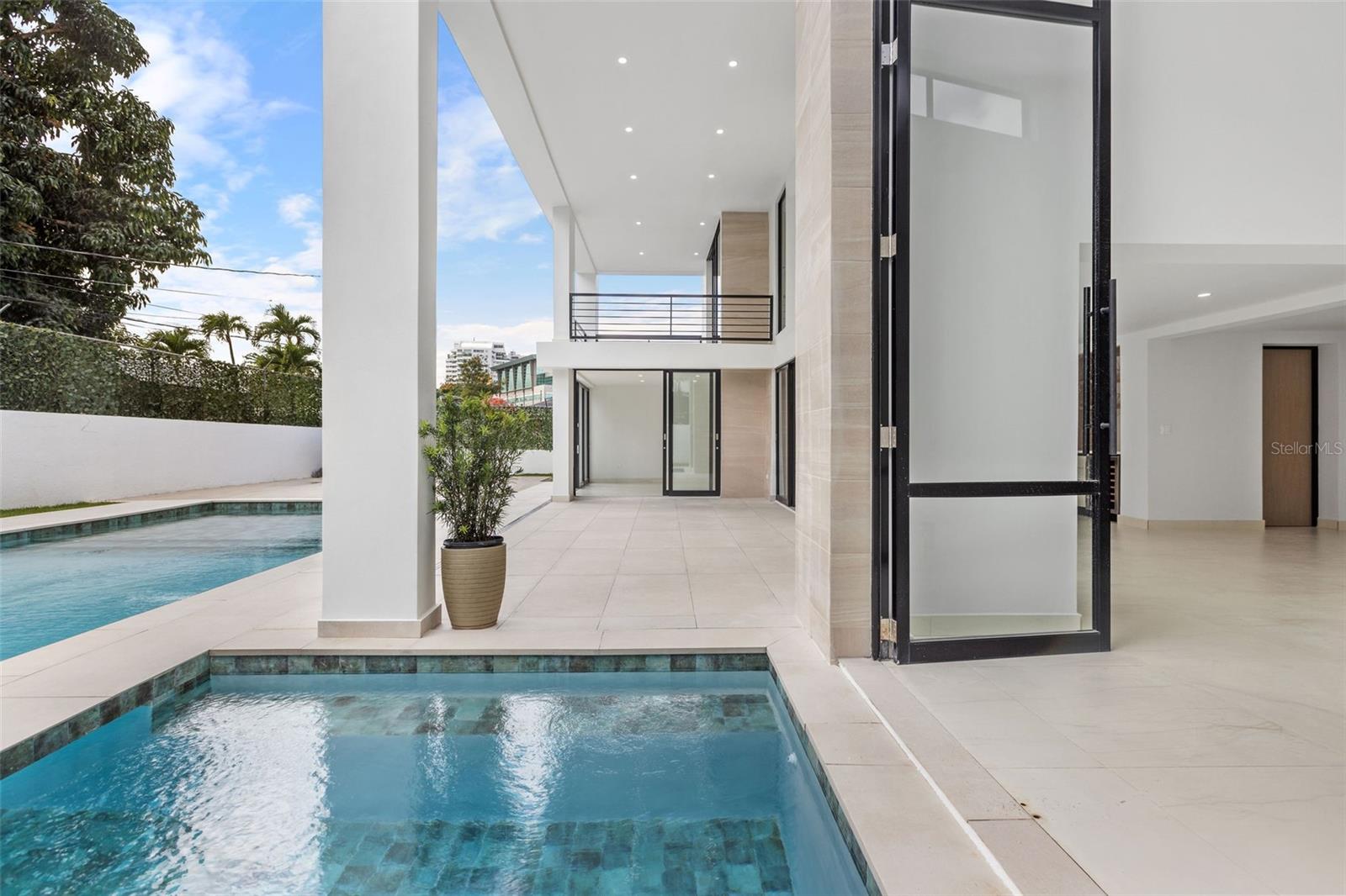 CAPARRA HILLS - Residential