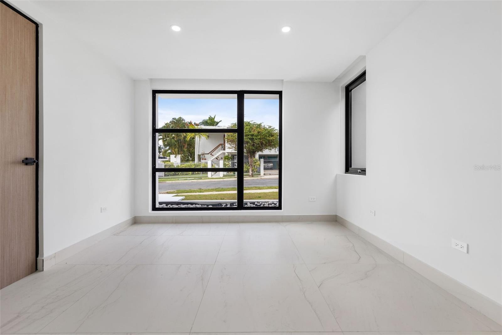 CAPARRA HILLS - Residential