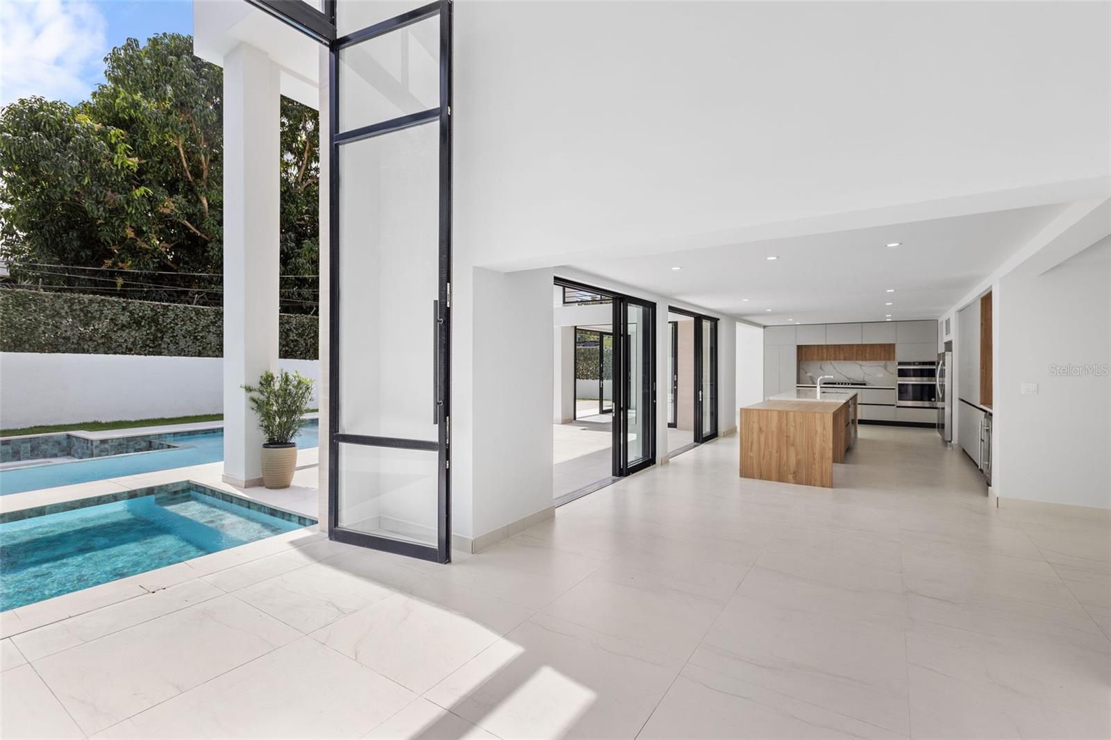 CAPARRA HILLS - Residential