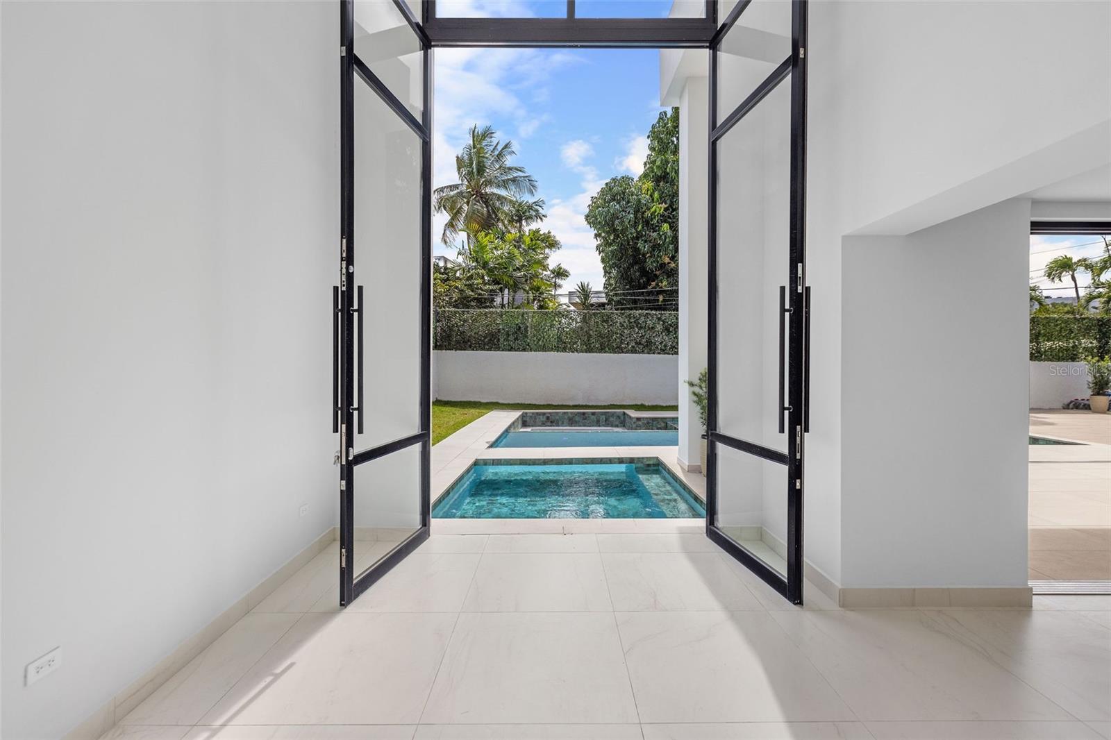 CAPARRA HILLS - Residential