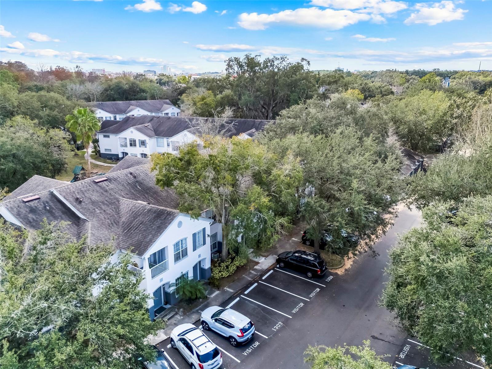 SUNERT LAKE - Residential