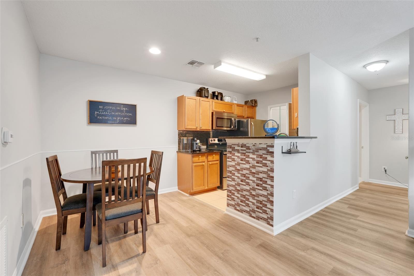 SUNERT LAKE - Residential