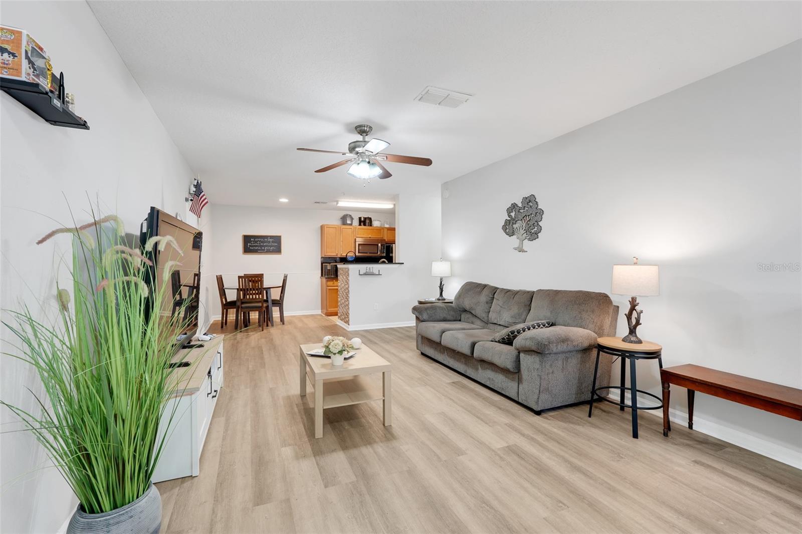 SUNERT LAKE - Residential