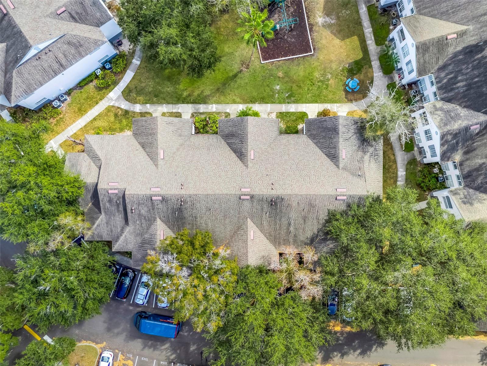 SUNERT LAKE - Residential