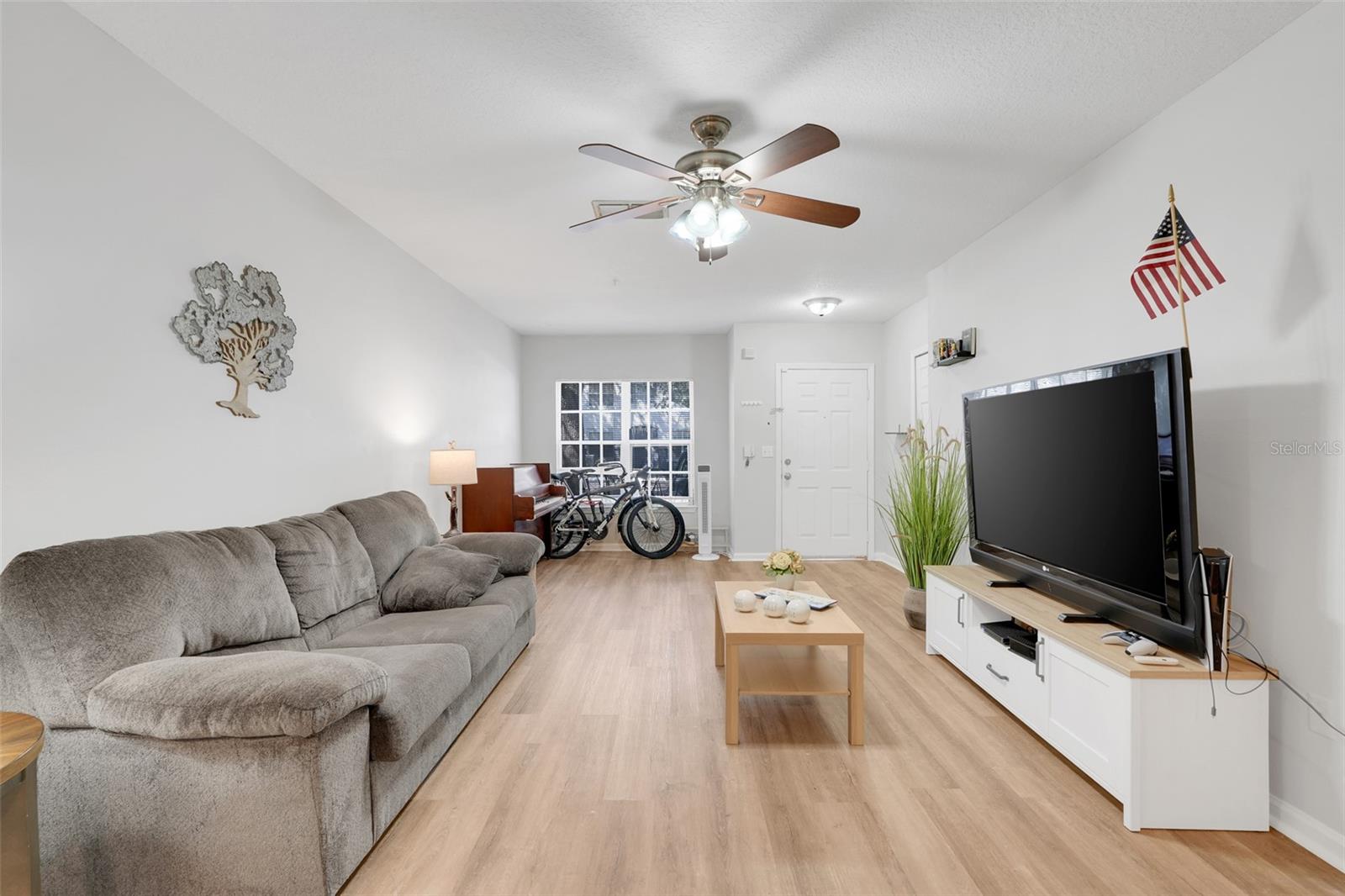 SUNERT LAKE - Residential