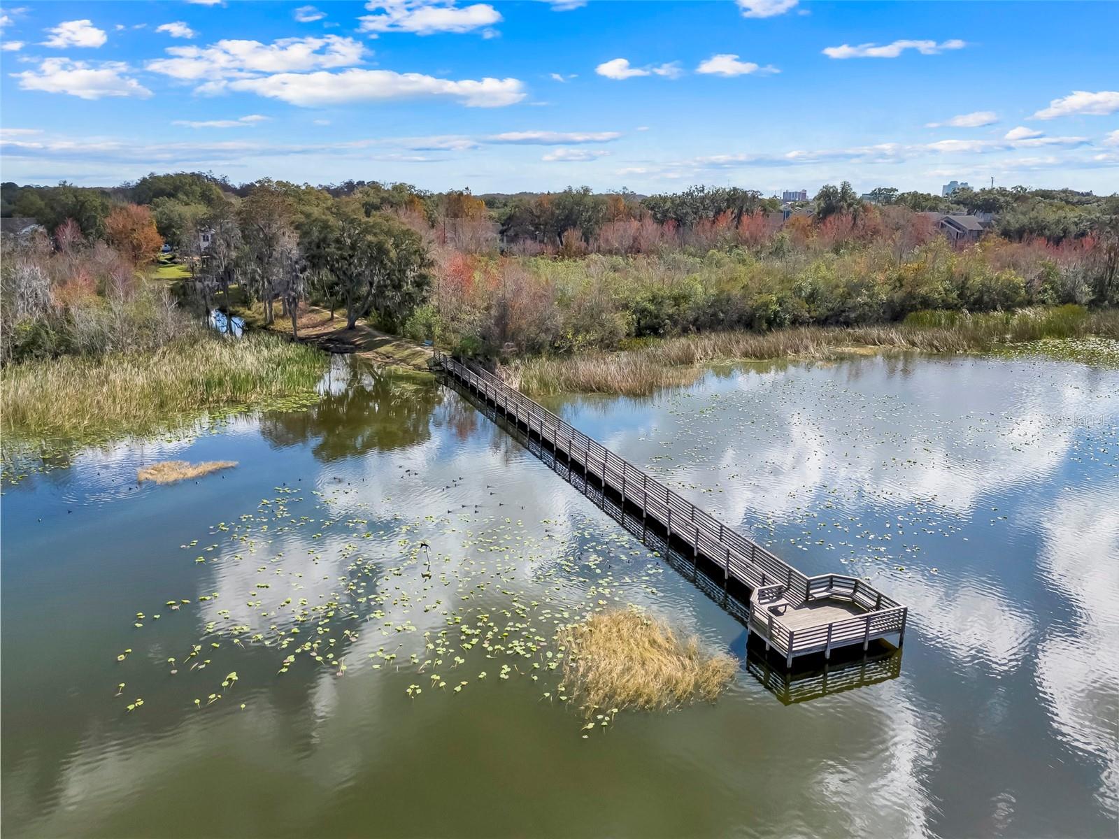 SUNERT LAKE - Residential