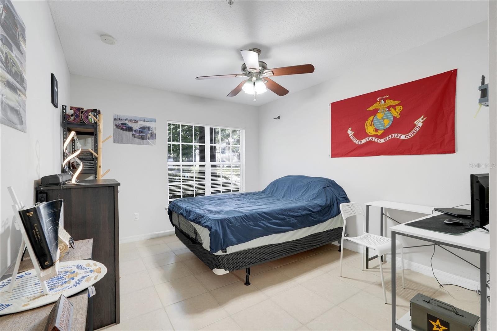 SUNERT LAKE - Residential