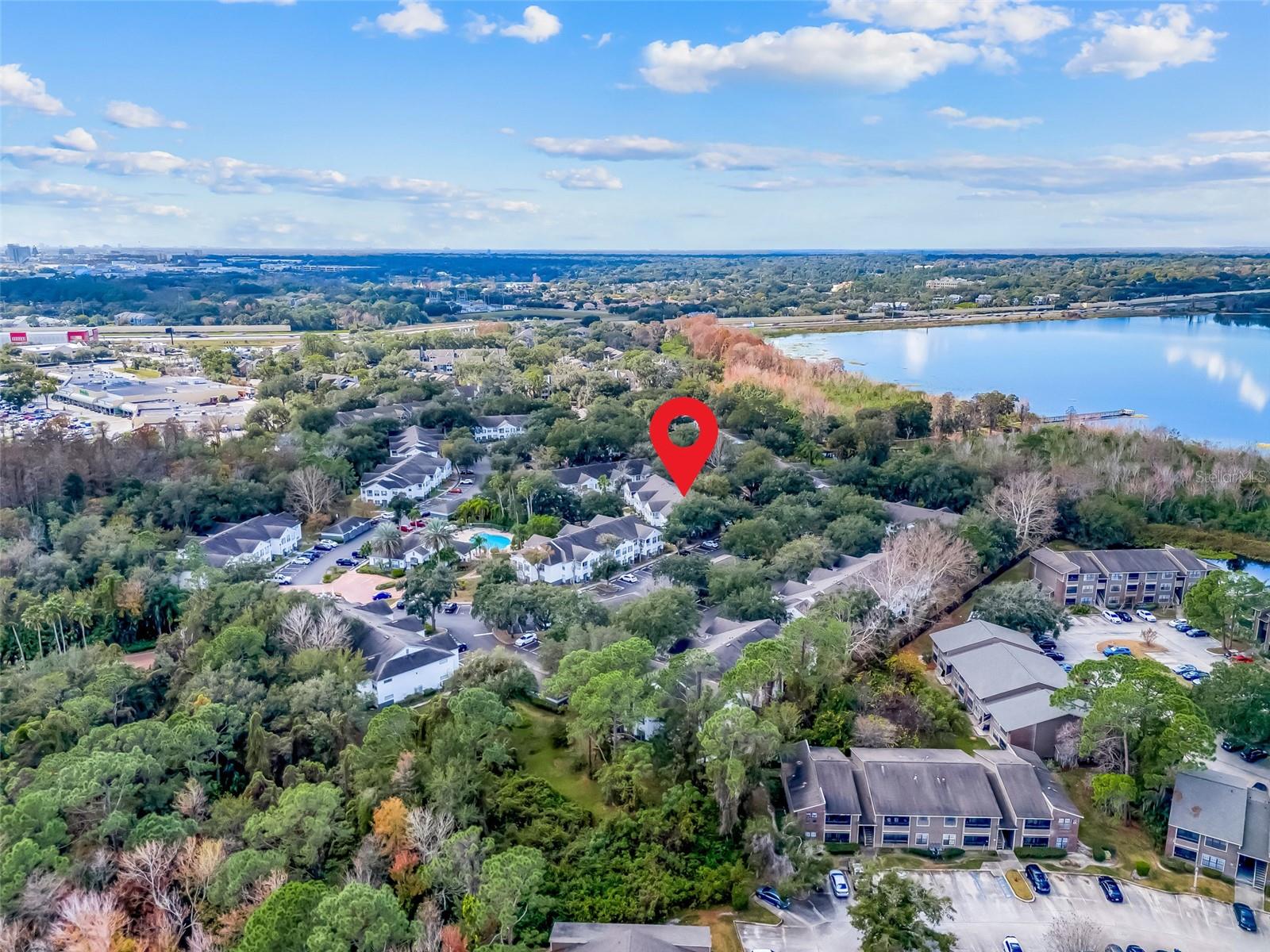 SUNERT LAKE - Residential