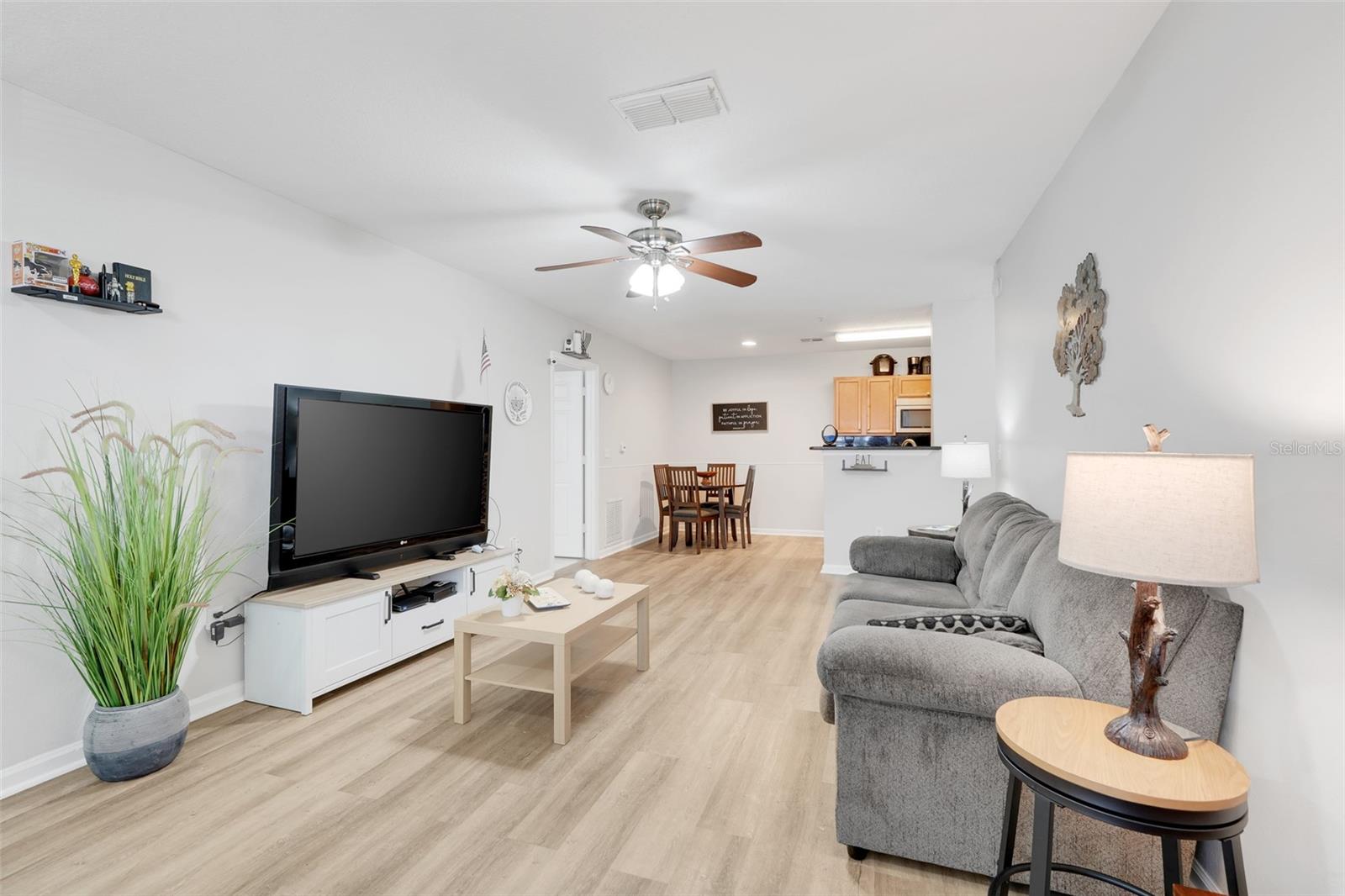 SUNERT LAKE - Residential