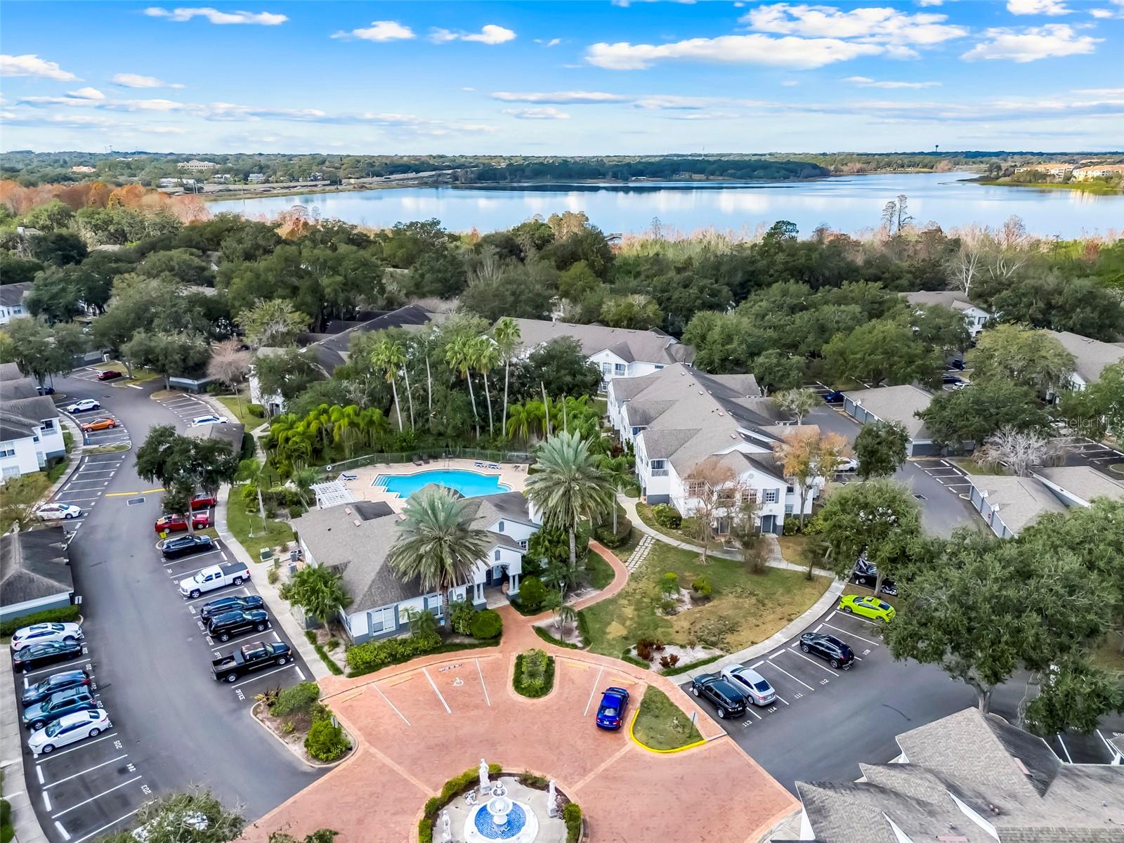 SUNERT LAKE - Residential