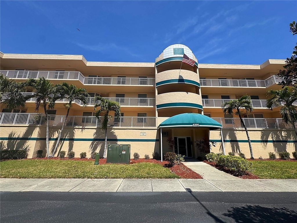 Photo of 6205 Shoreline Drive #1305, St Petersburg, FL 33708 (MLS # TB8480697)