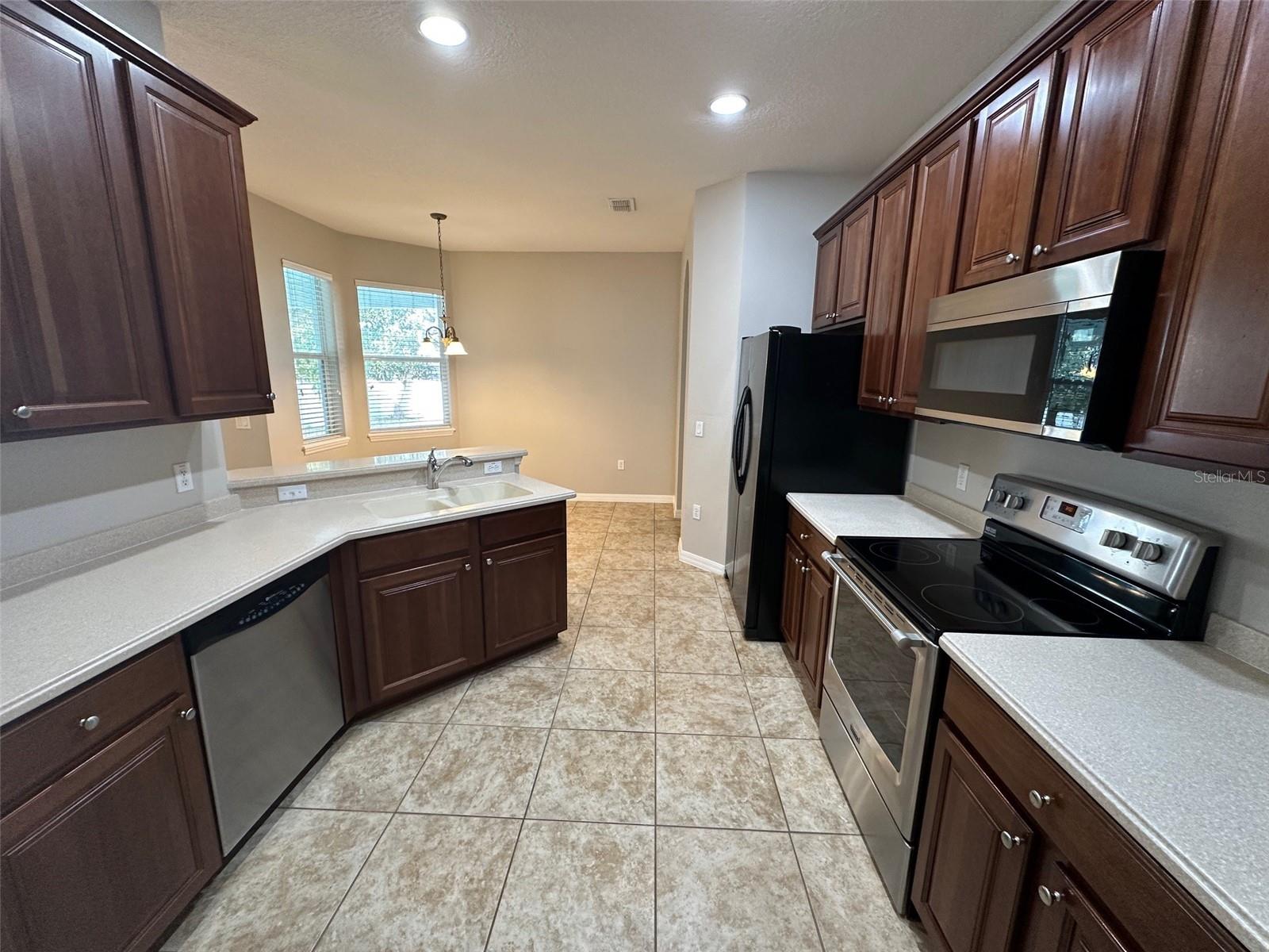 FORESTBROOKE PH 03 A-E - Residential Lease