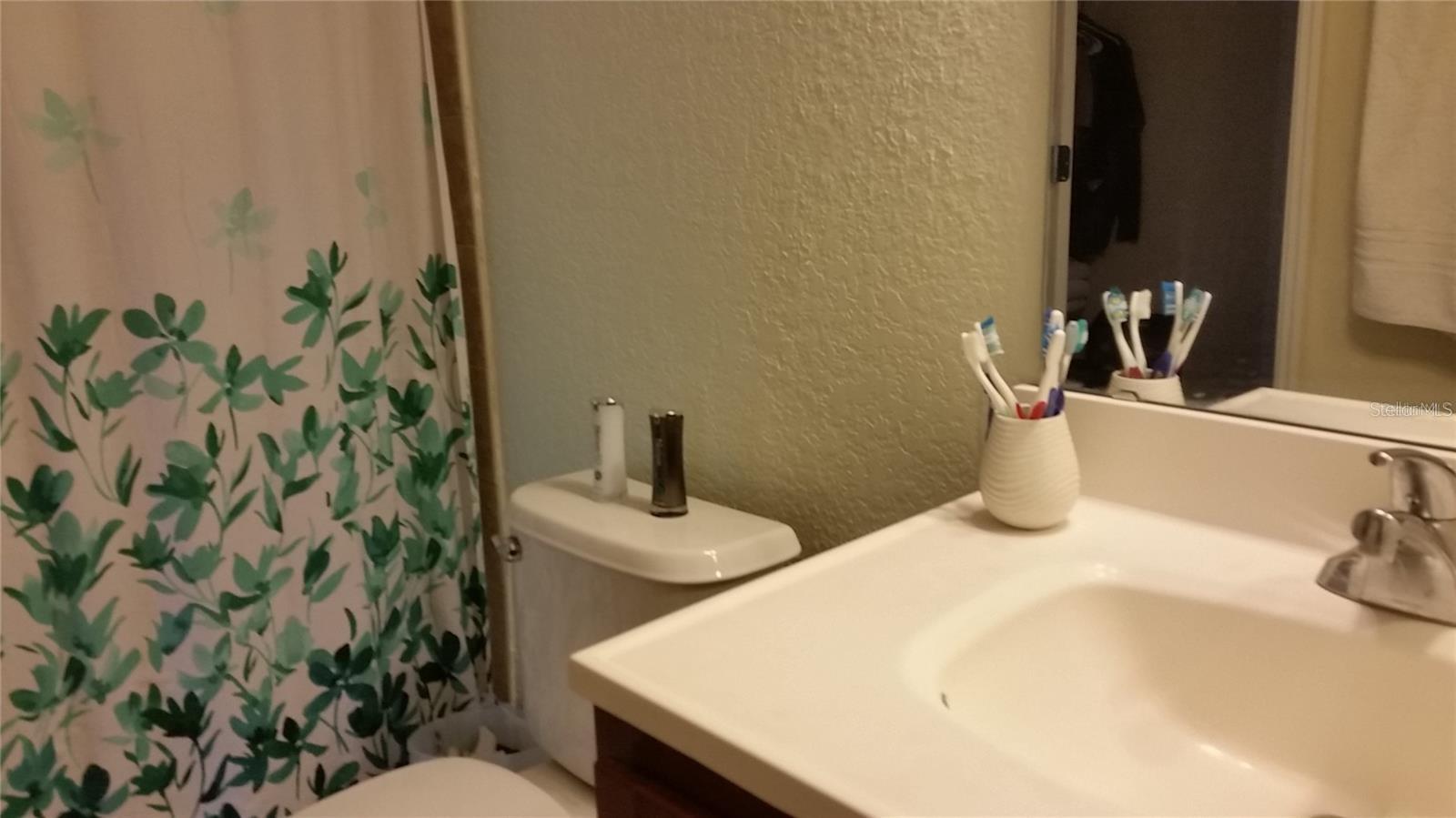 METRO/MICHIGAN PARK CONDO - Residential Lease