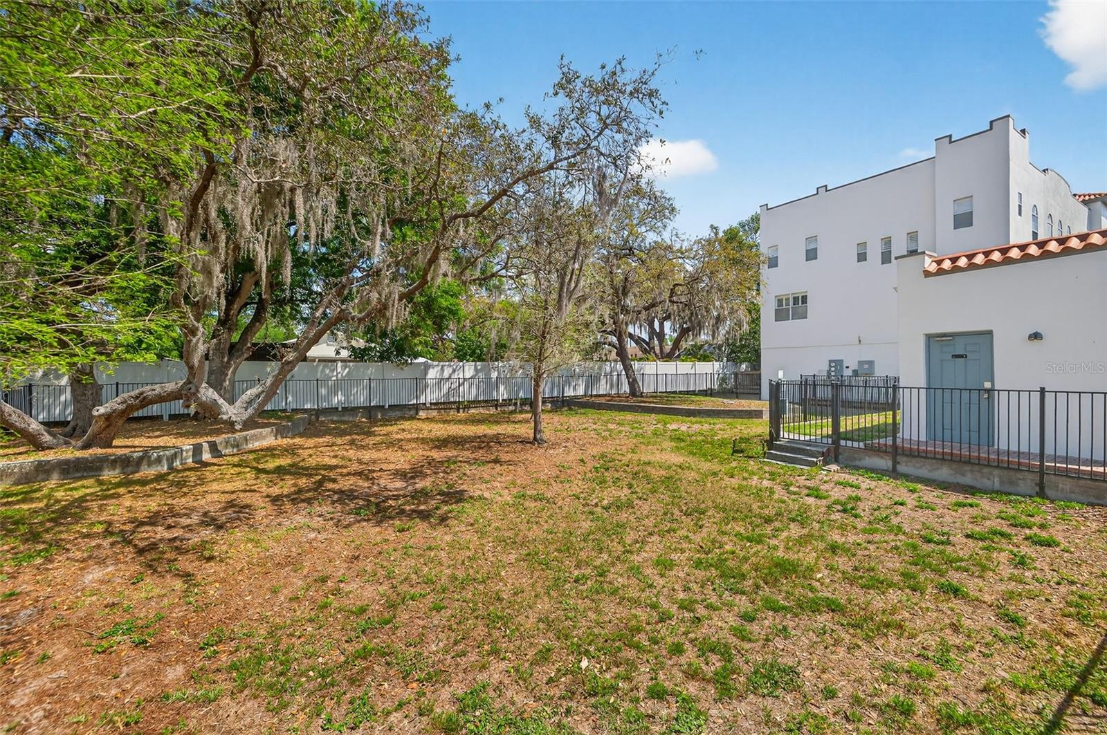 VILLAS OF TOSCANA TWNHMS - Residential