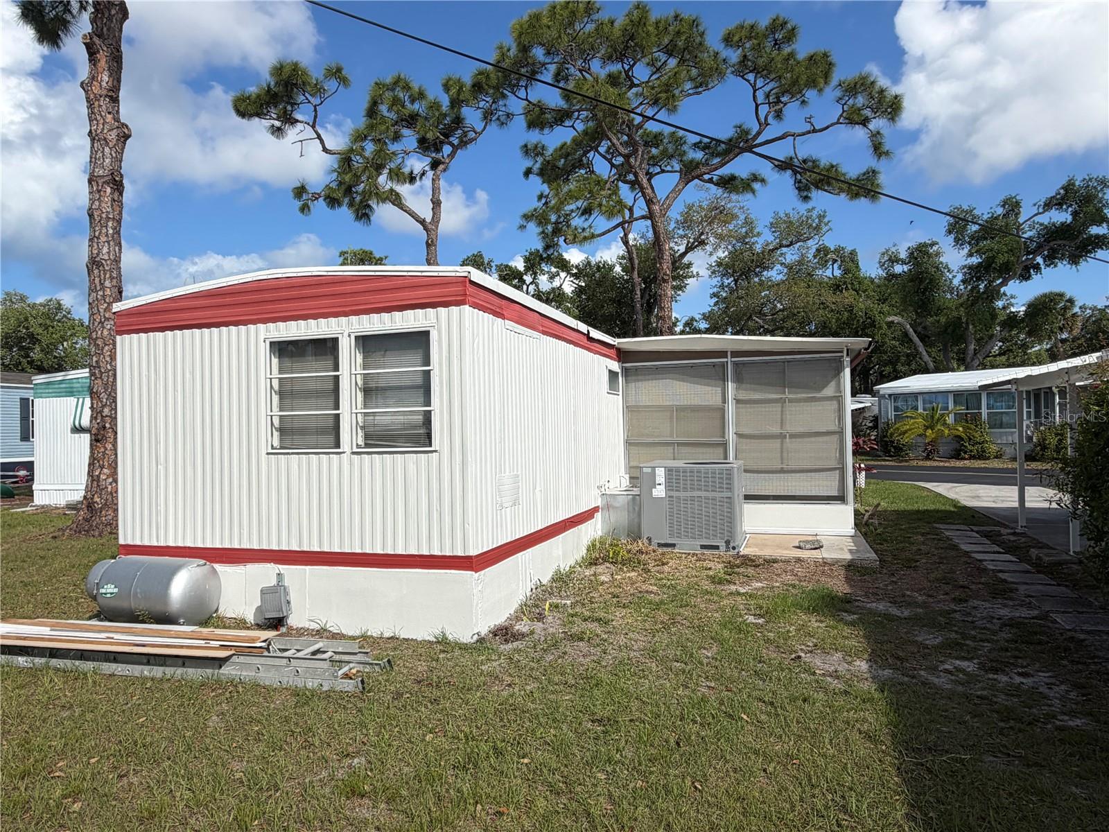 9933 - OAK GROVE - Residential