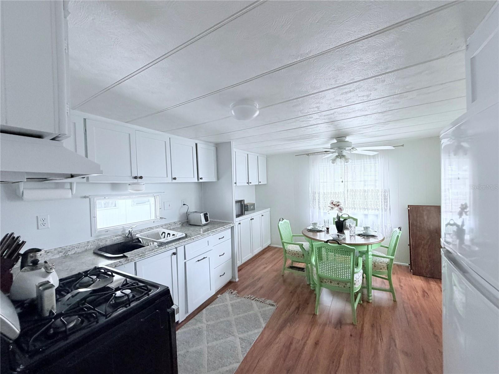 9933 - OAK GROVE - Residential