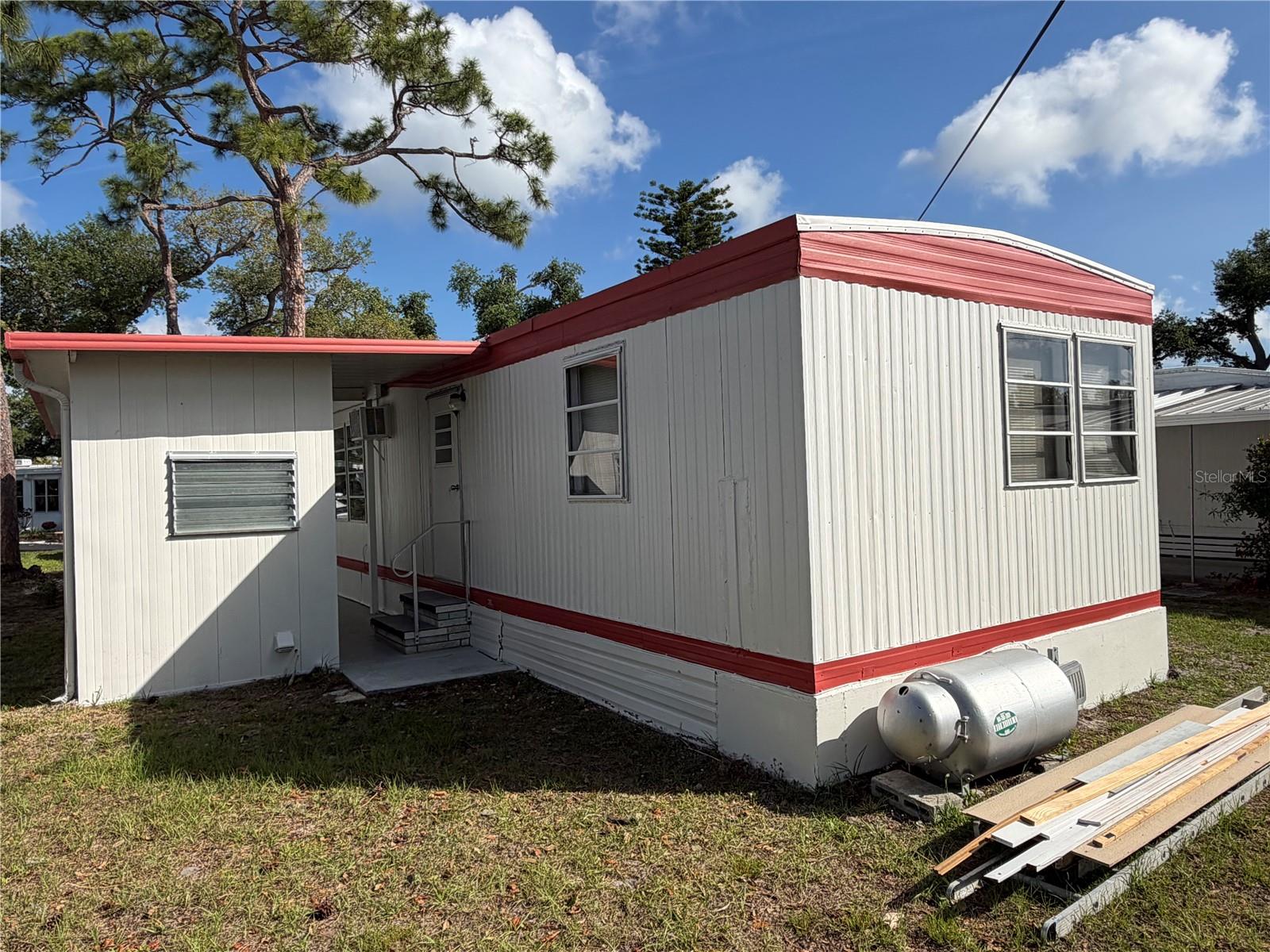 9933 - OAK GROVE - Residential