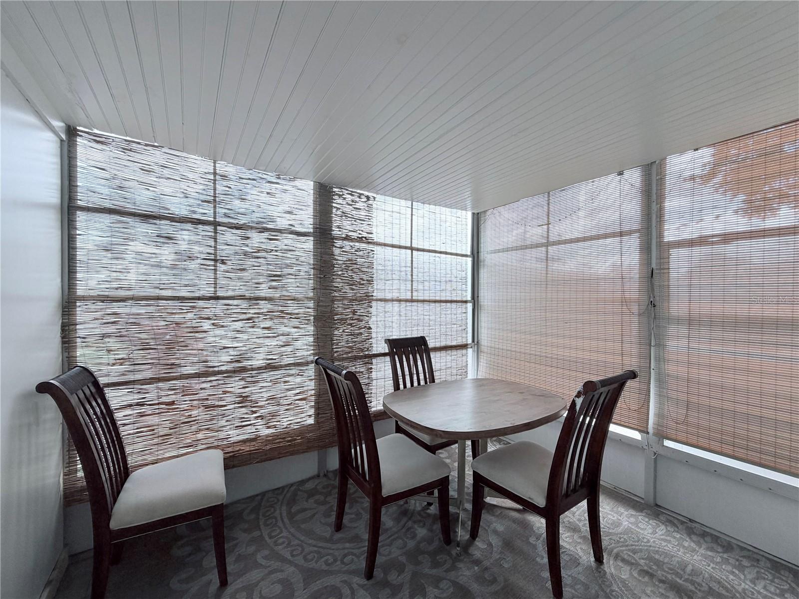 9933 - OAK GROVE - Residential