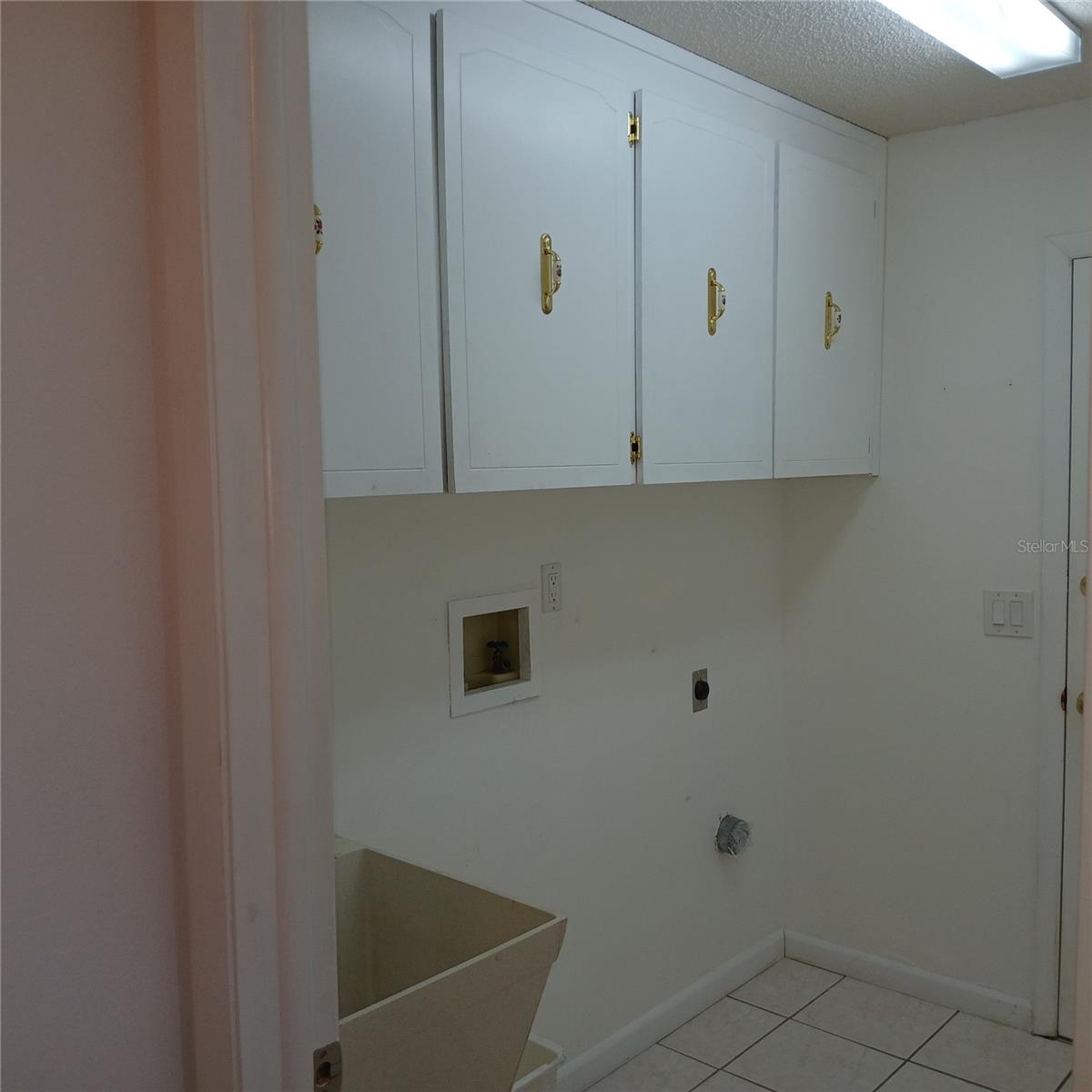 CRYSTAL OAKS - Residential