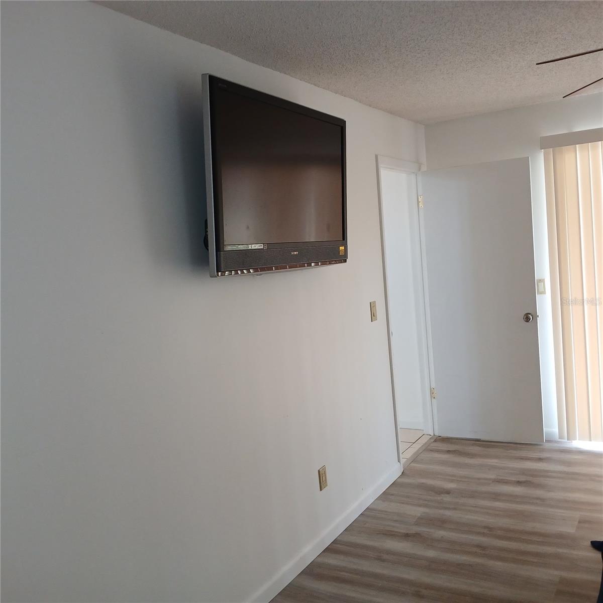 CRYSTAL OAKS - Residential