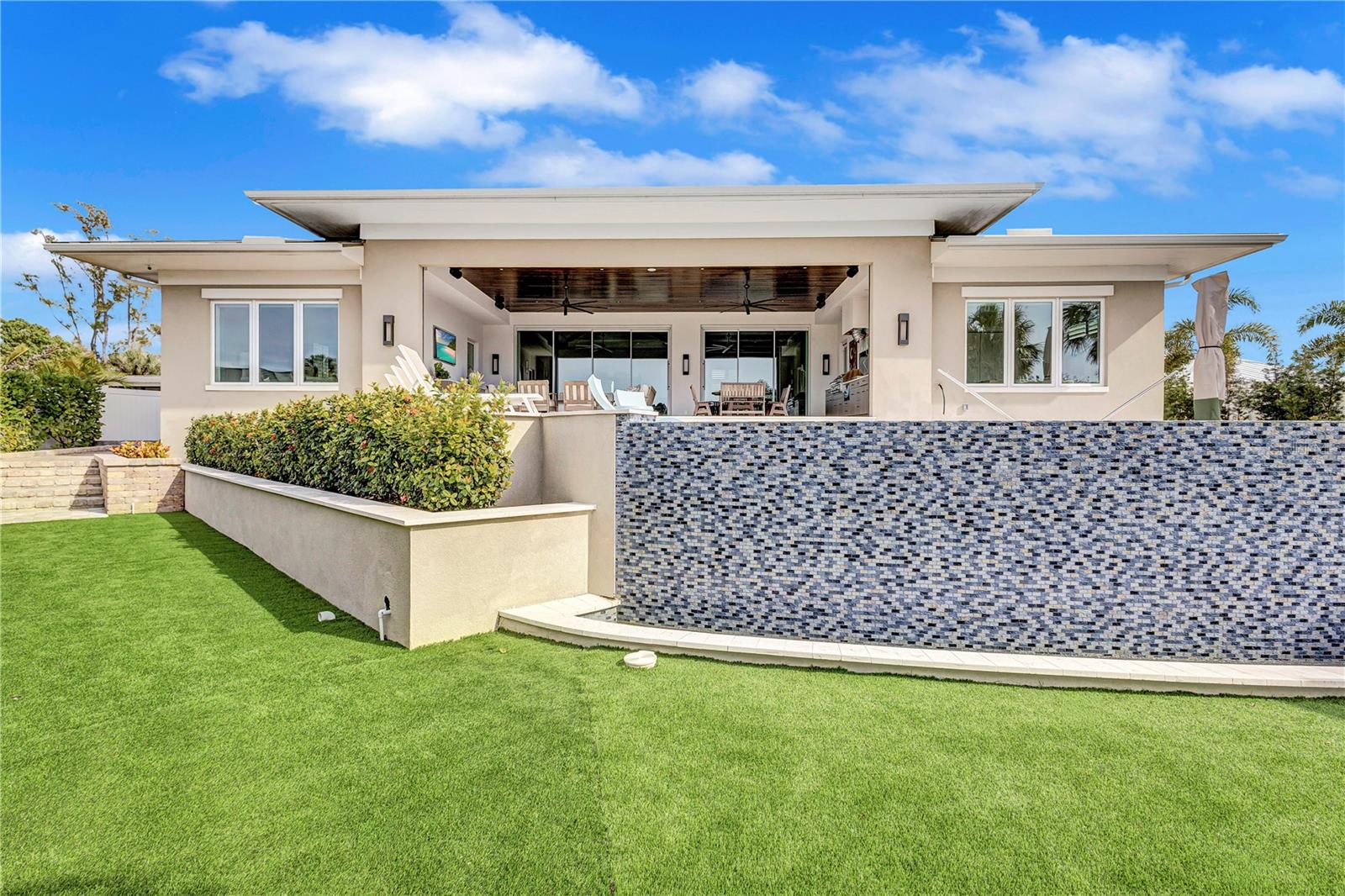 SARA SANDS - Residential