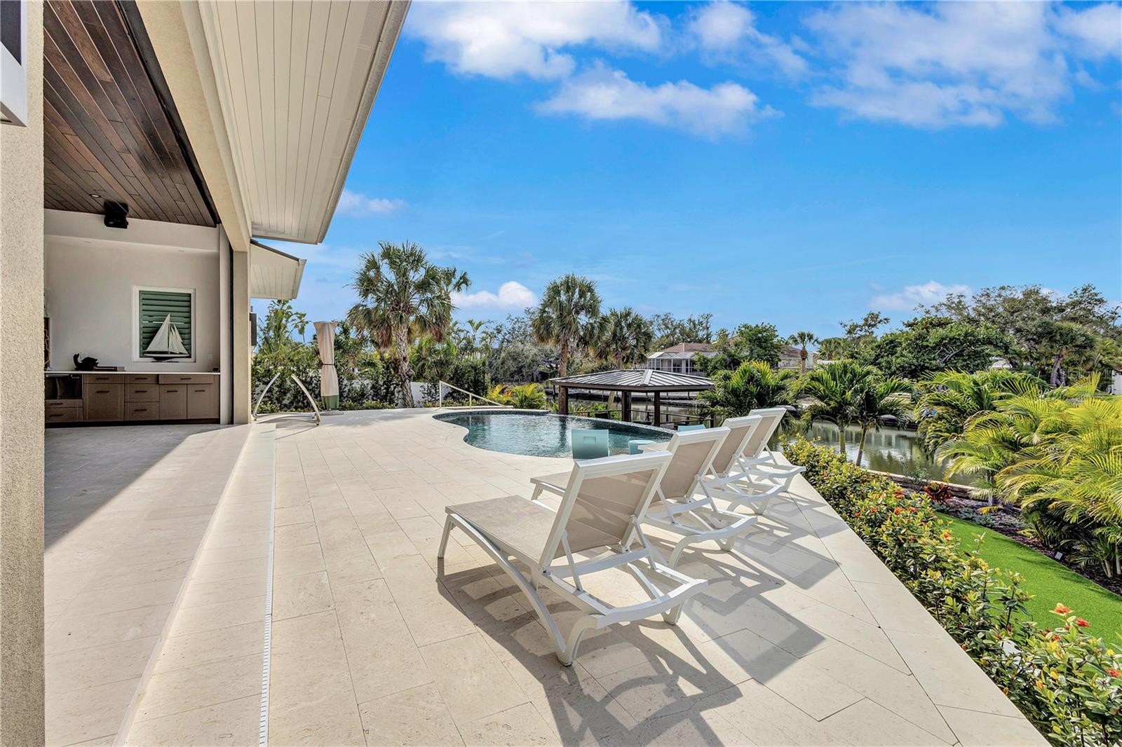 SARA SANDS - Residential