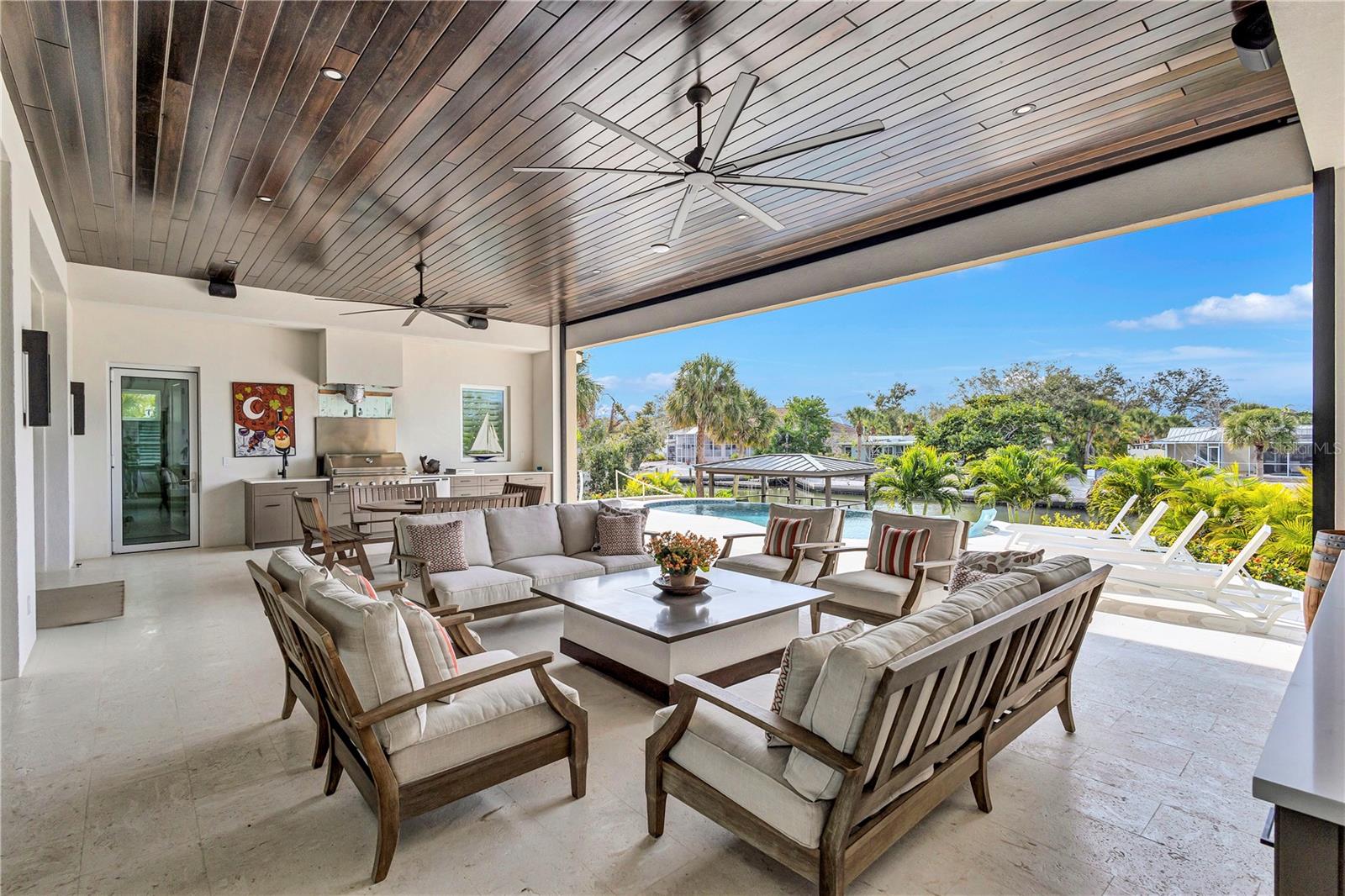 SARA SANDS - Residential