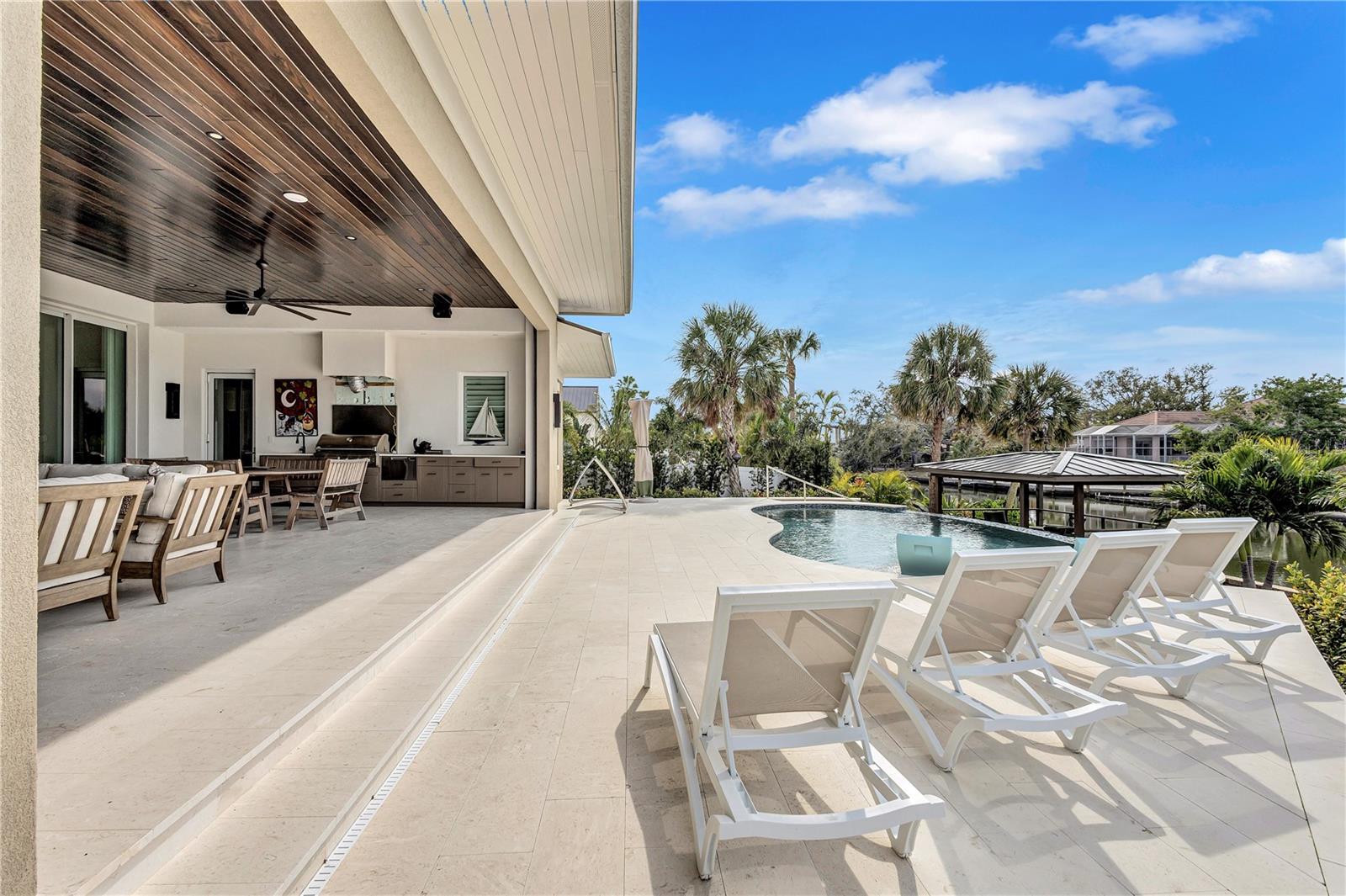 SARA SANDS - Residential