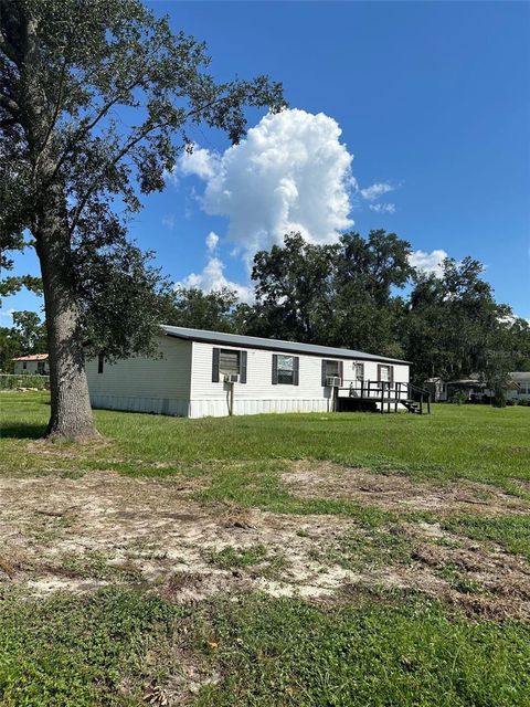 A home in LIVE OAK