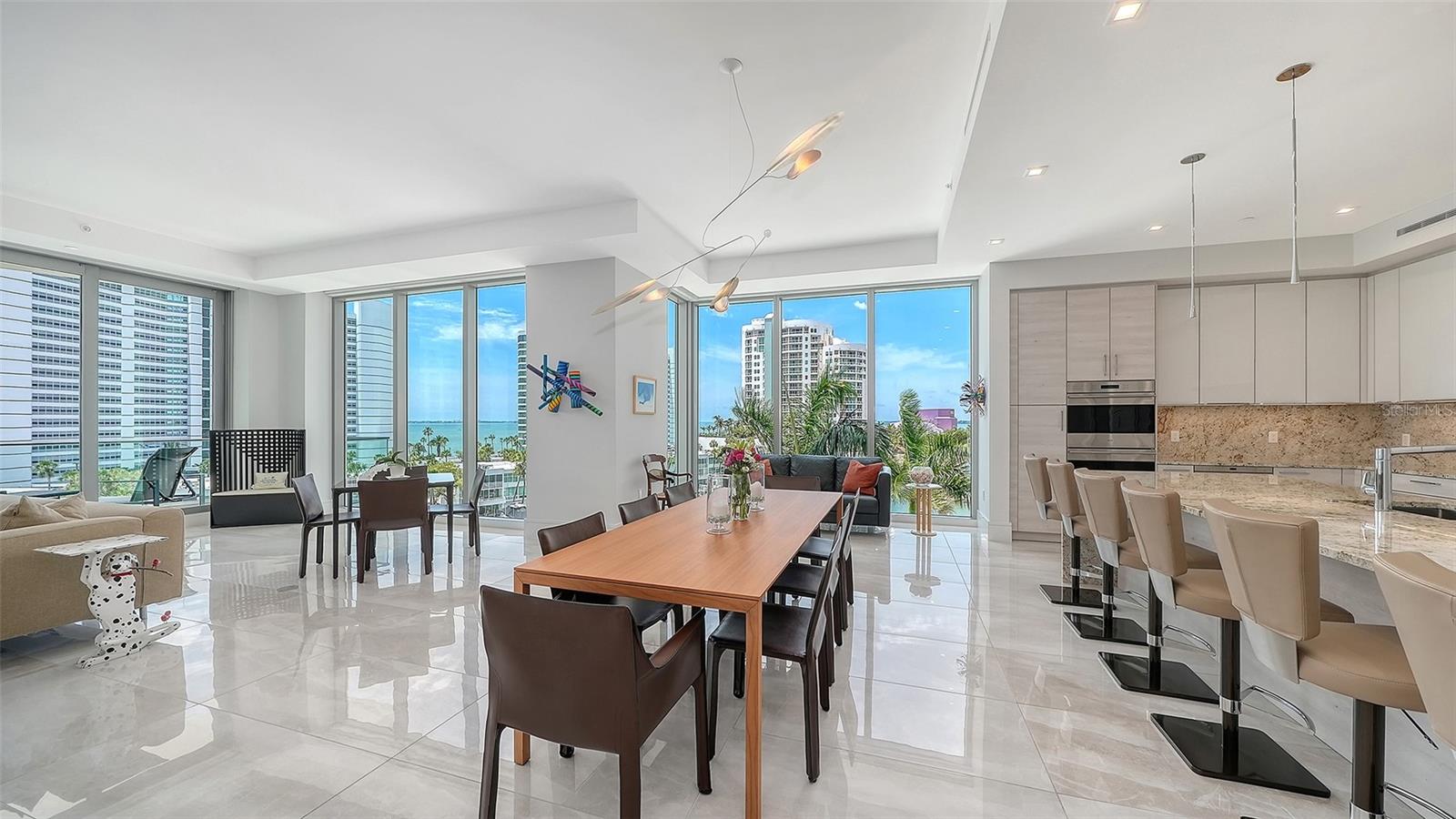 THE RITZ CARLTON RESIDENCES - Residential