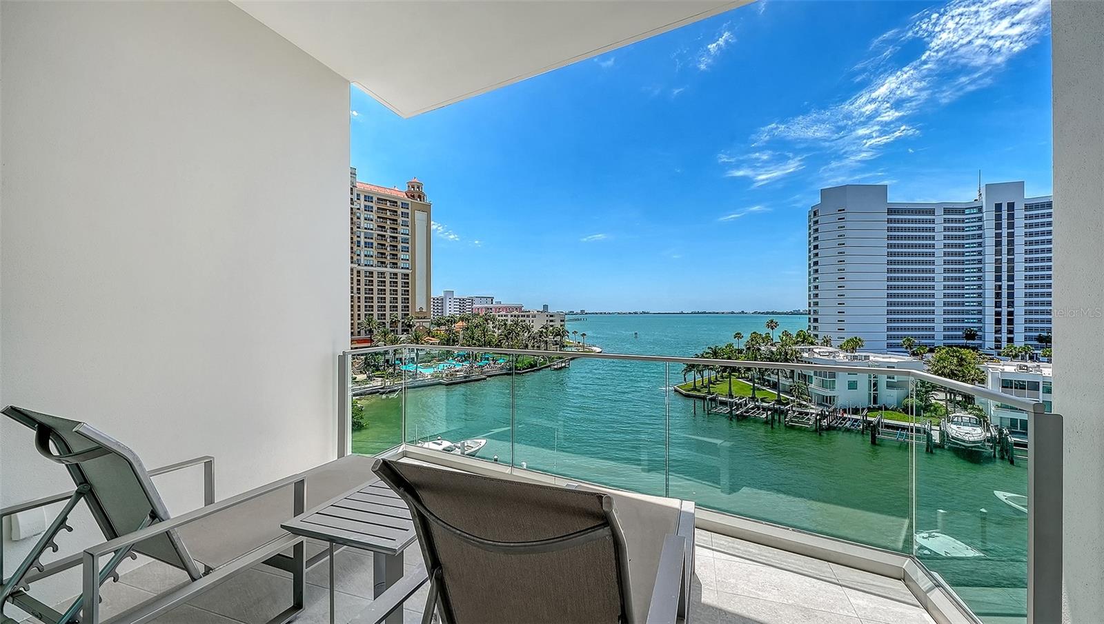THE RITZ CARLTON RESIDENCES - Residential