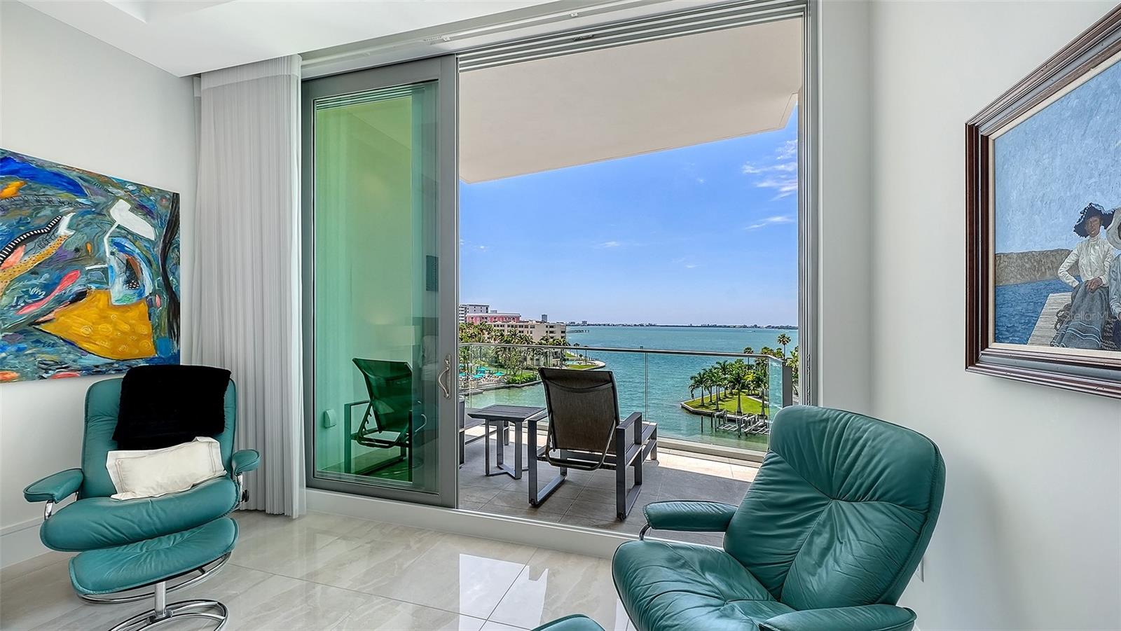 THE RITZ CARLTON RESIDENCES - Residential
