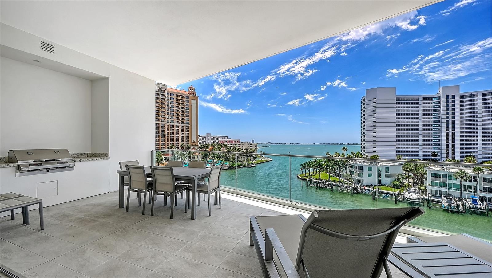 THE RITZ CARLTON RESIDENCES - Residential