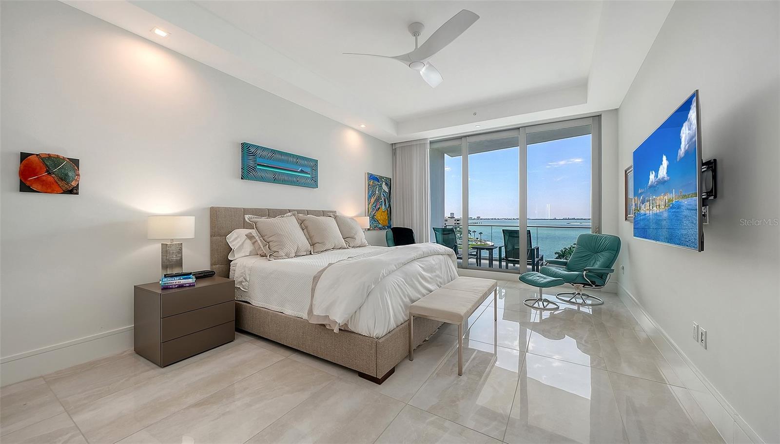 THE RITZ CARLTON RESIDENCES - Residential