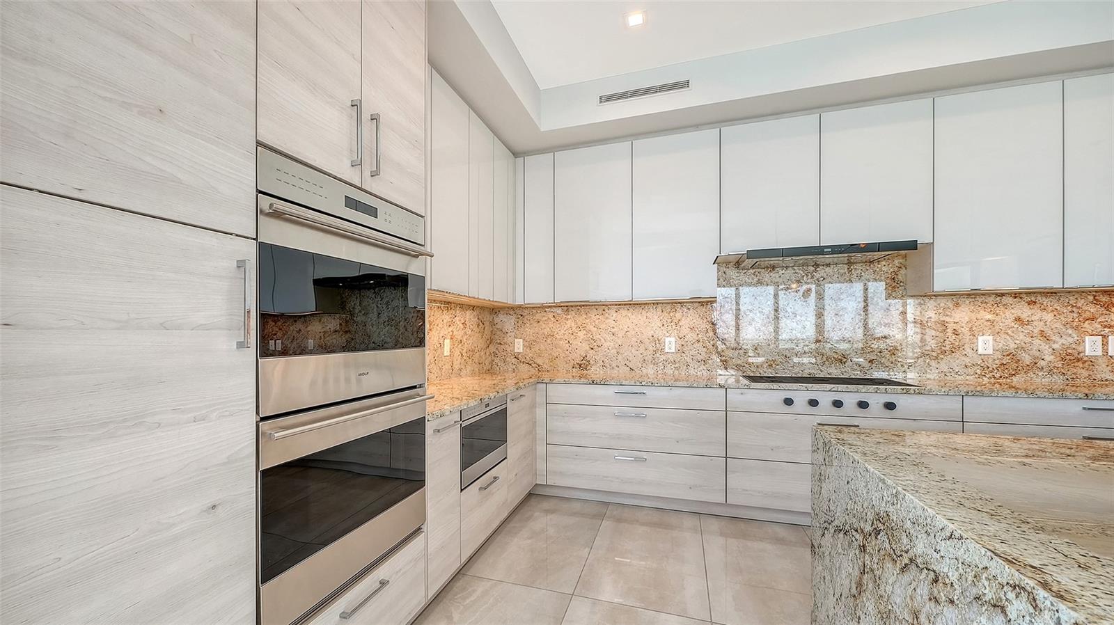 THE RITZ CARLTON RESIDENCES - Residential