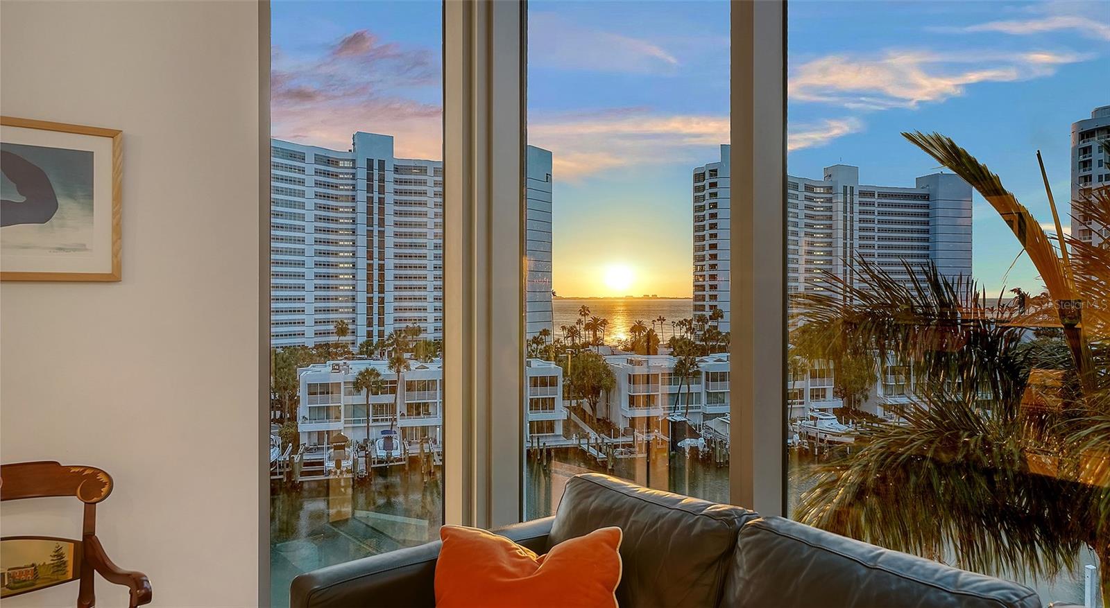 THE RITZ CARLTON RESIDENCES - Residential