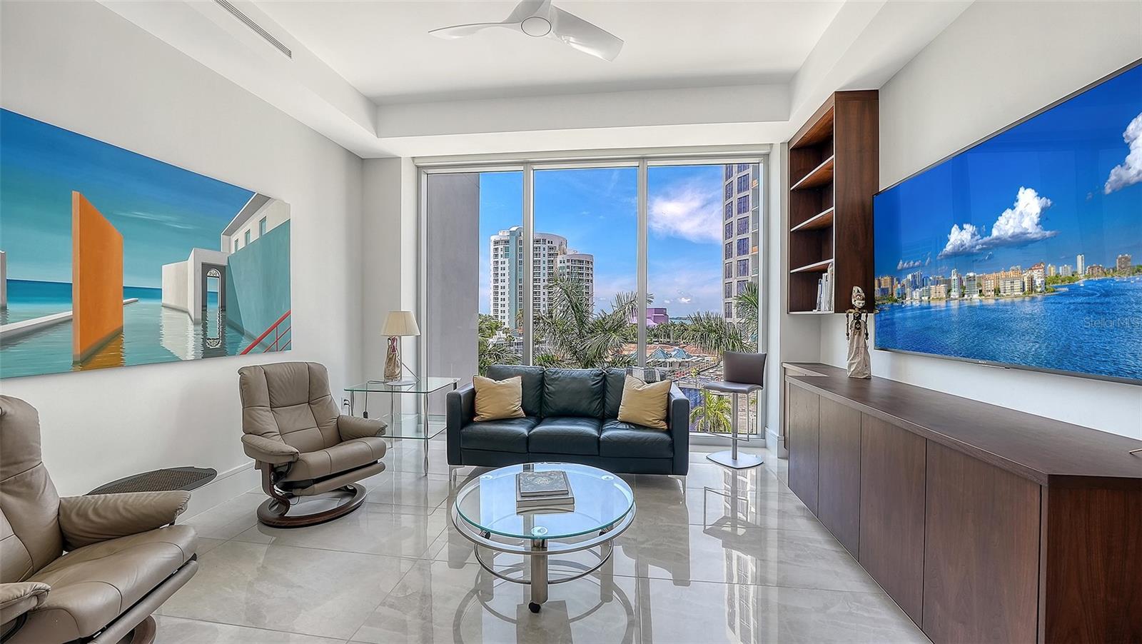 THE RITZ CARLTON RESIDENCES - Residential