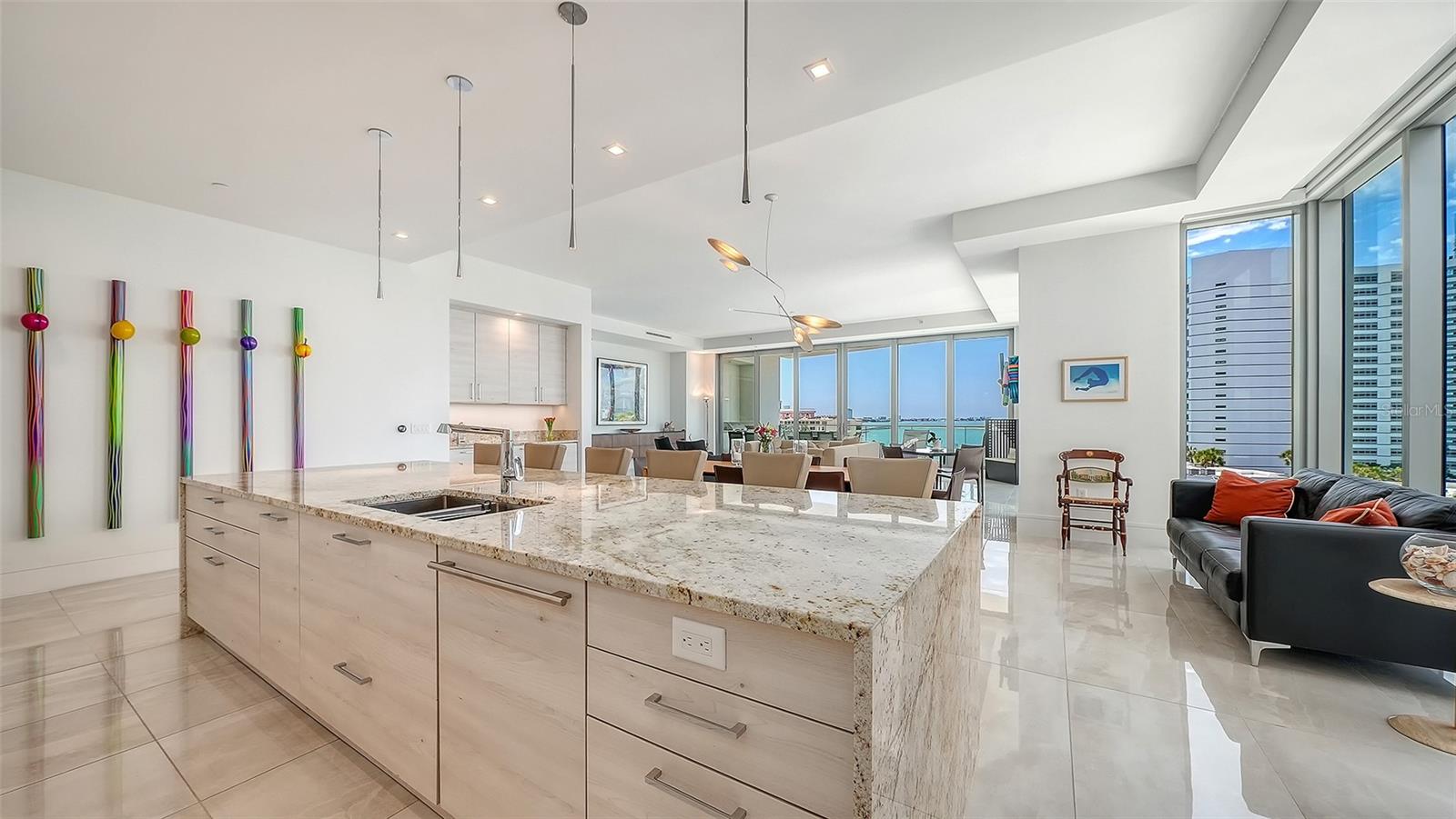 THE RITZ CARLTON RESIDENCES - Residential